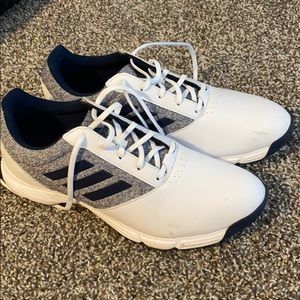 Golf shoes